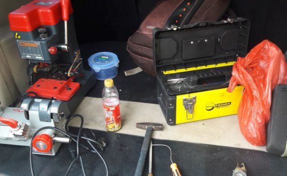 Ahli kunci, tukang kunci, ahli kunci brankas, ahli kunci mobil, tukang kunci mobil di ciputat dan sekitarnya